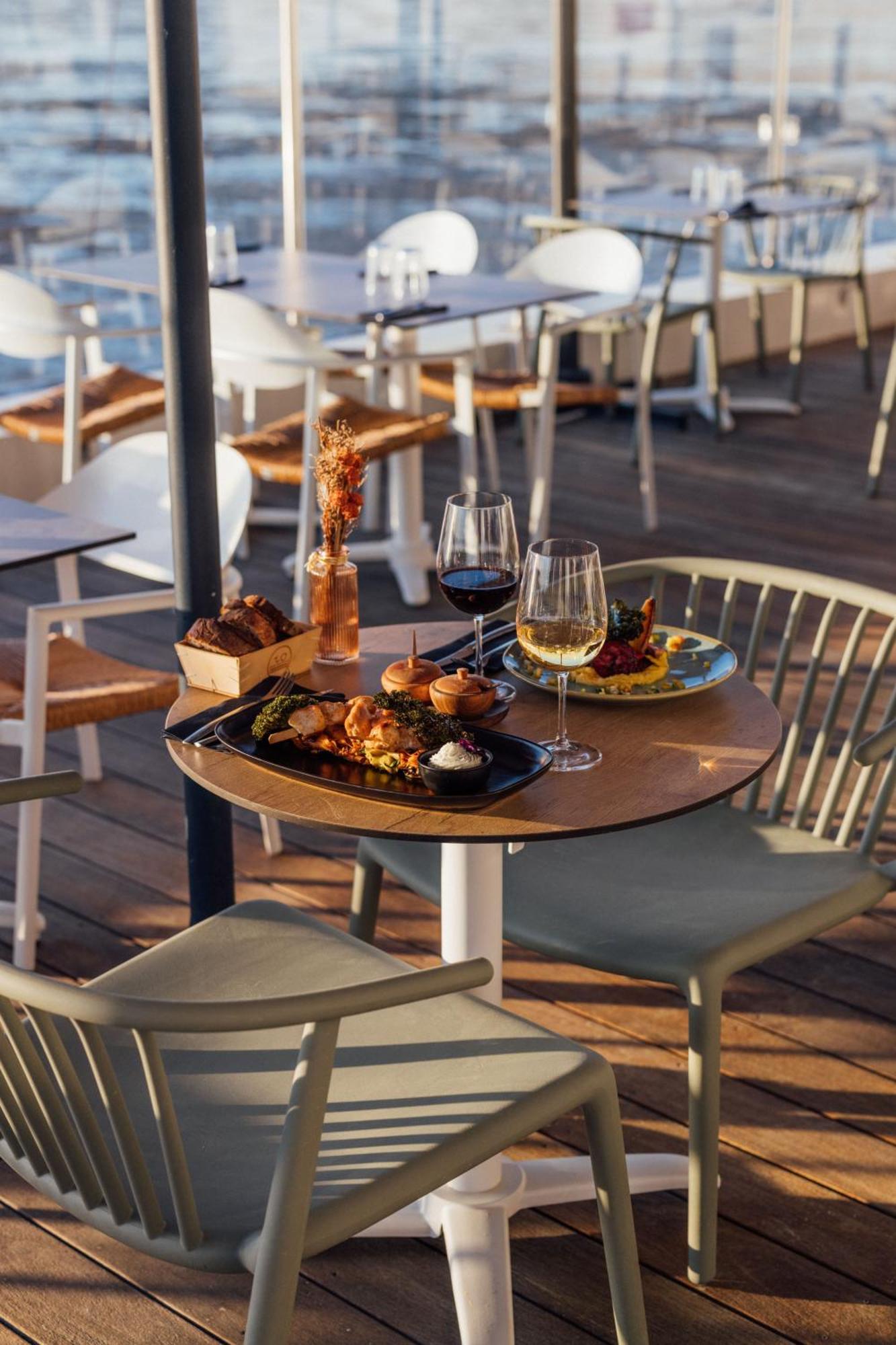 Beach Hotel - Le Grand Chalet Ронс-ле-Бен Экстерьер фото