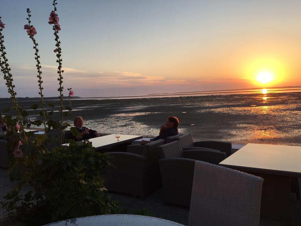 Beach Hotel - Le Grand Chalet Ронс-ле-Бен Экстерьер фото