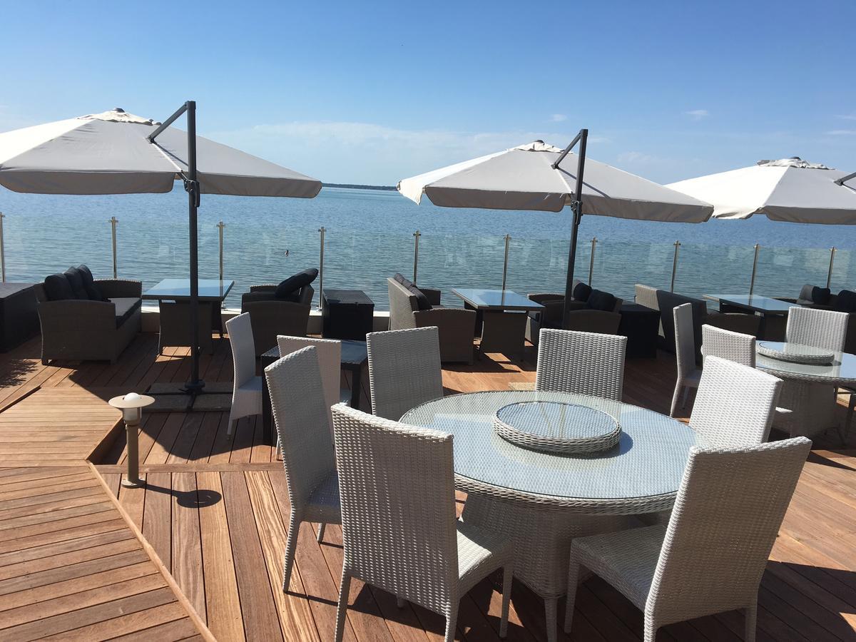 Beach Hotel - Le Grand Chalet Ронс-ле-Бен Экстерьер фото